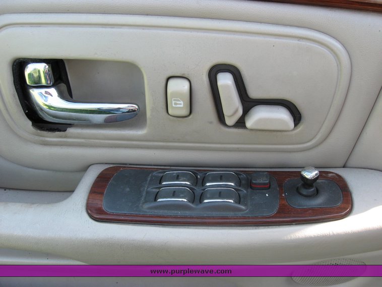 image for item 7600 1997 Cadillac Deville