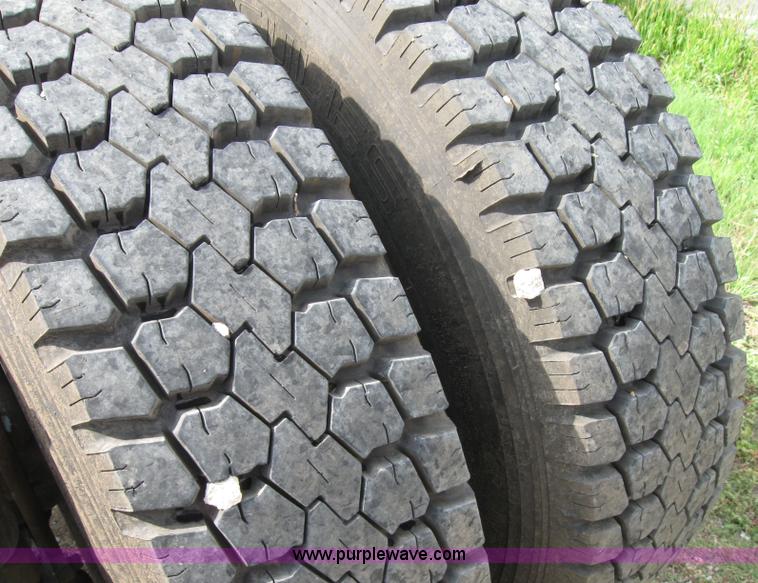 image for item 8470 1991 Freightliner Conventional FLD120 tractor truck