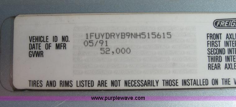 image for item 8470 1991 Freightliner Conventional FLD120 tractor truck