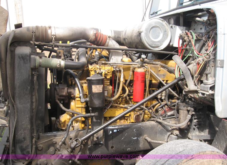 image for item 8470 1991 Freightliner Conventional FLD120 tractor truck