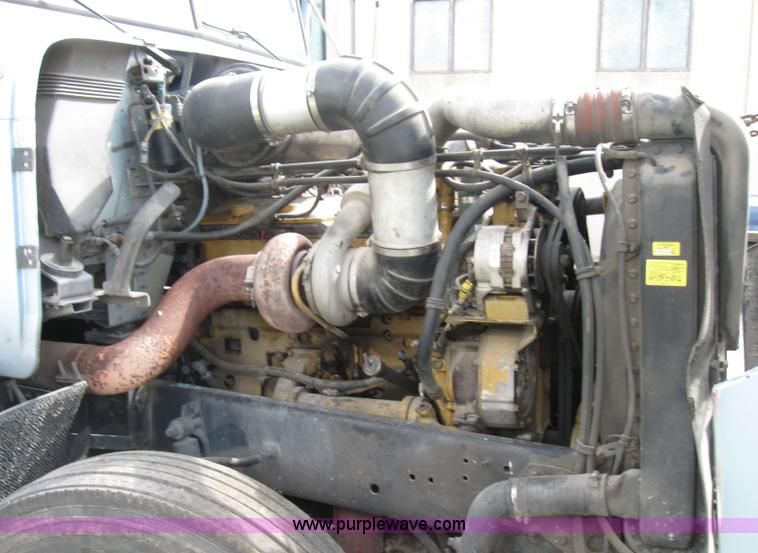 image for item 8470 1991 Freightliner Conventional FLD120 tractor truck