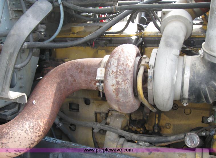 image for item 8470 1991 Freightliner Conventional FLD120 tractor truck