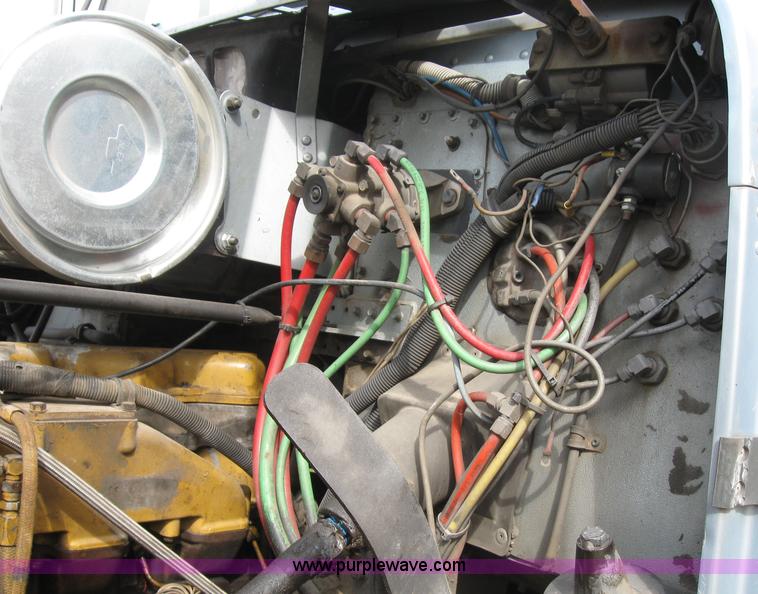 image for item 8470 1991 Freightliner Conventional FLD120 tractor truck