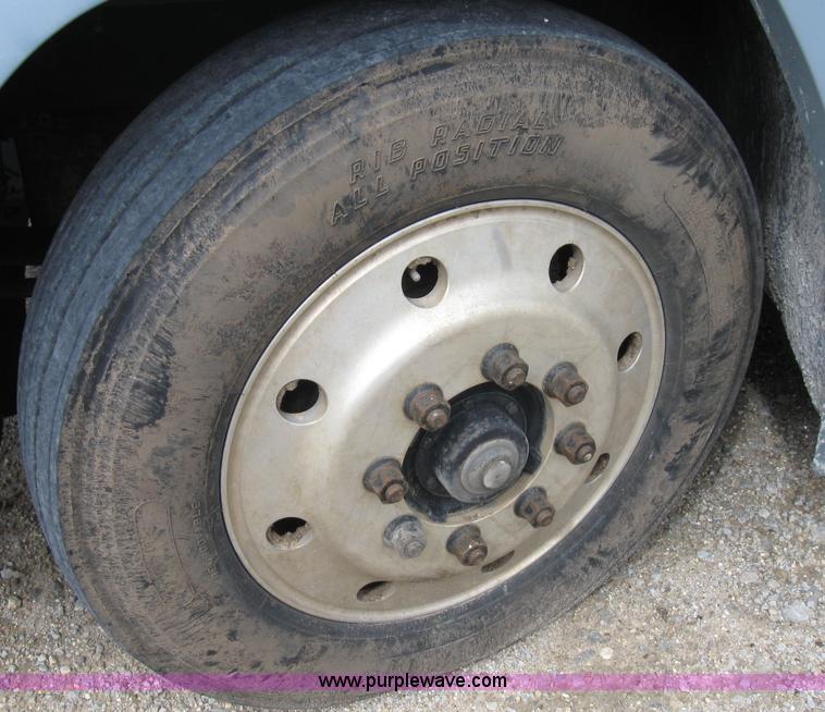 image for item 8470 1991 Freightliner Conventional FLD120 tractor truck