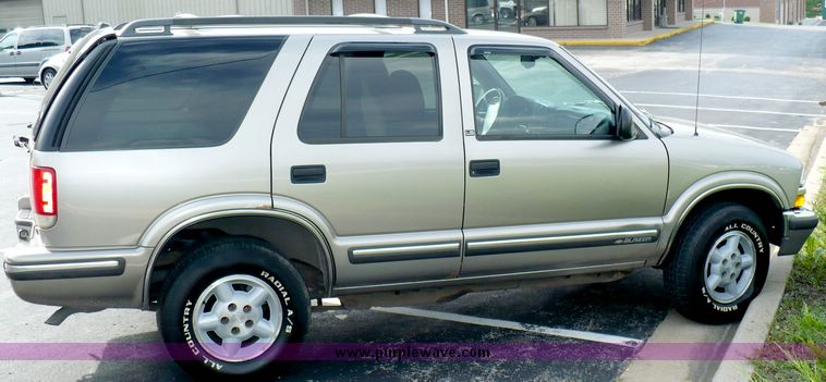 image for item 8563 1998 Chevrolet Blazer