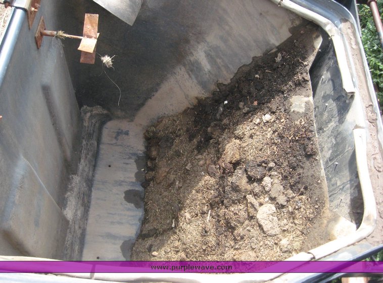 image for item 8654 John Deere leaf sacker