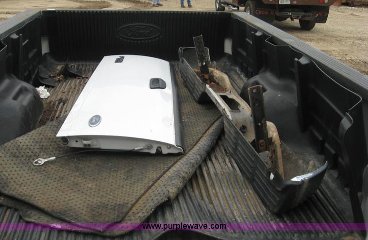 image for item 8677 Bed for Ford F250 pickup