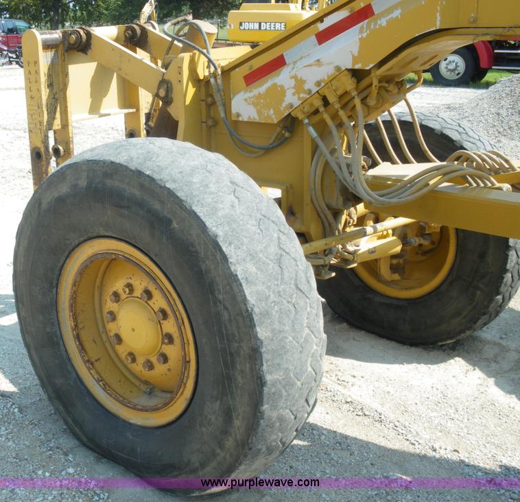 image for item 1501 1991 Caterpillar 140G motor grader