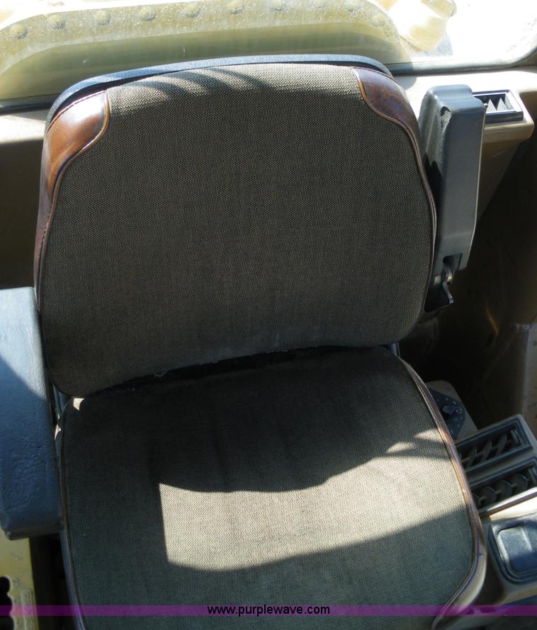 image for item 1501 1991 Caterpillar 140G motor grader