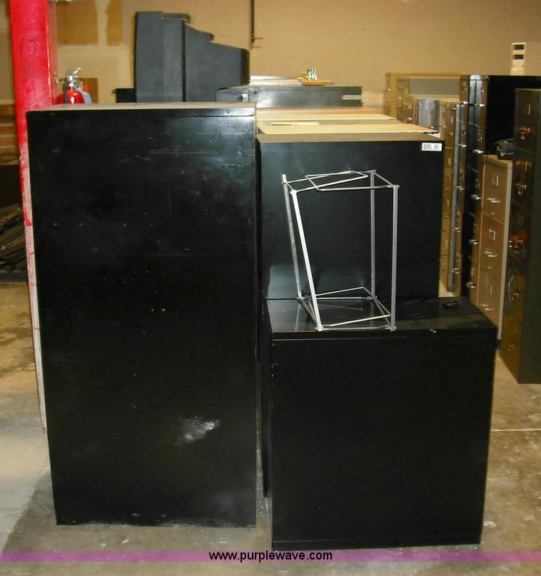 image for item 3644 Assorted furniture