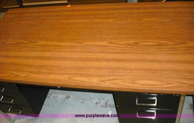 image for item 3644 Assorted furniture