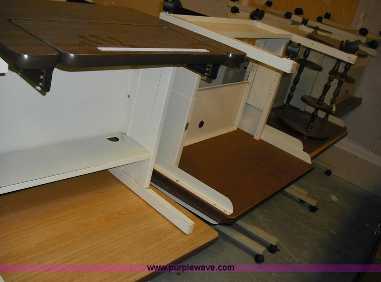 image for item 3644 Assorted furniture