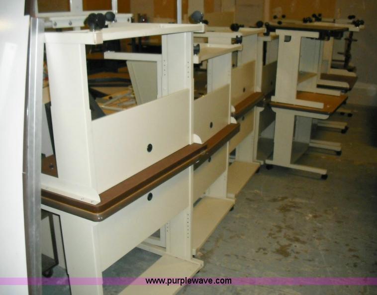 image for item 3644 Assorted furniture