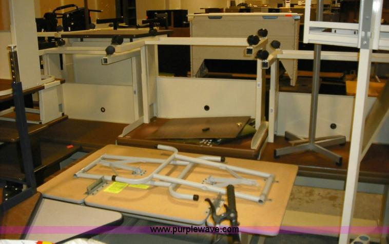 image for item 3644 Assorted furniture