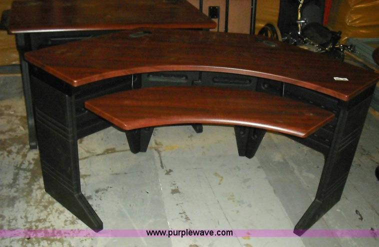 image for item 3645 Assorted furniture