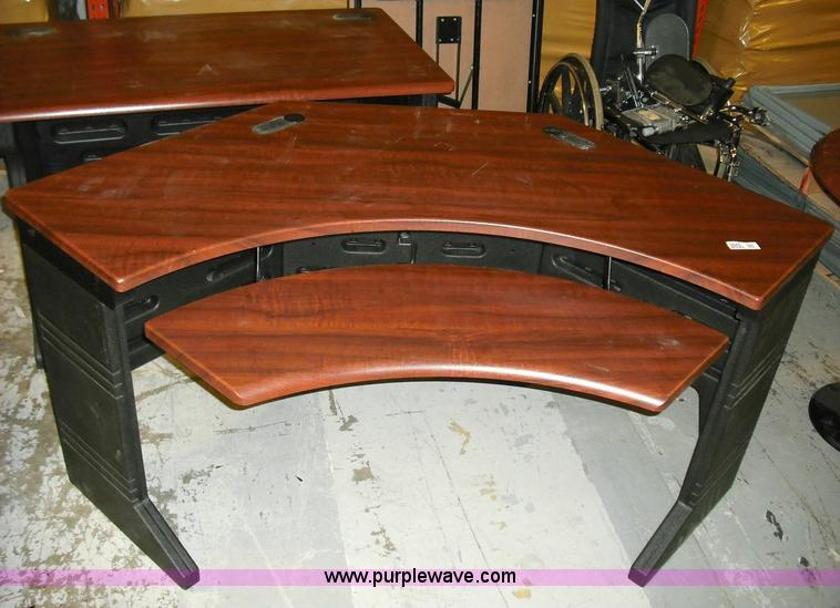 image for item 3645 Assorted furniture