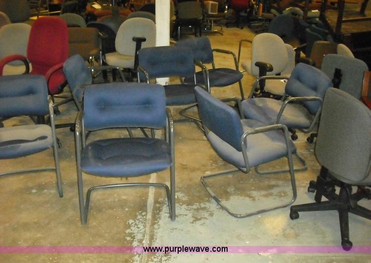 image for item 3645 Assorted furniture