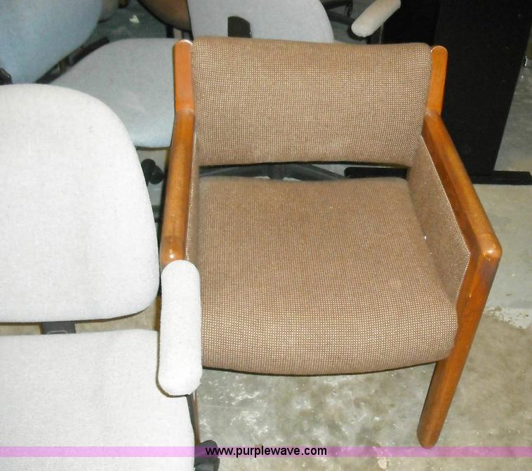 image for item 3645 Assorted furniture