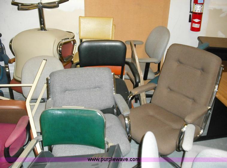 image for item 3645 Assorted furniture