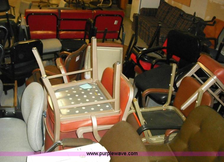 image for item 3645 Assorted furniture