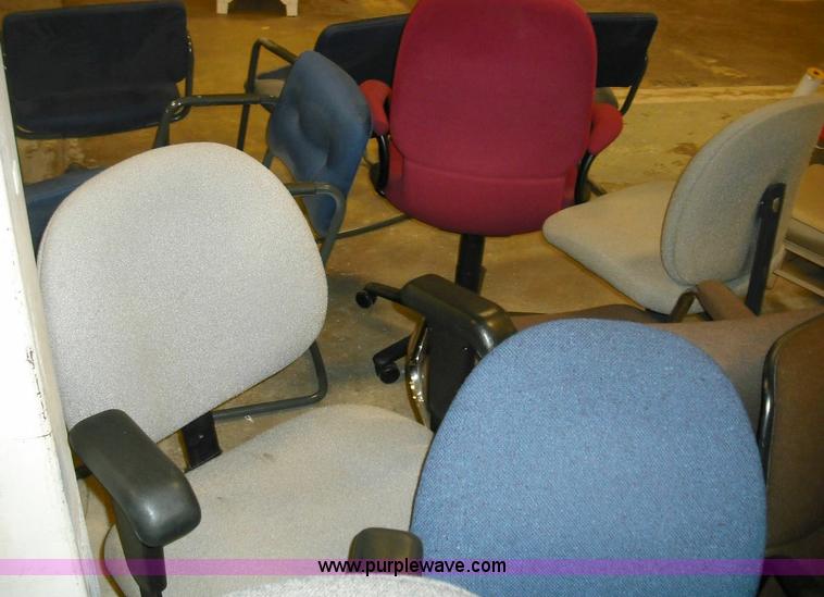 image for item 3645 Assorted furniture