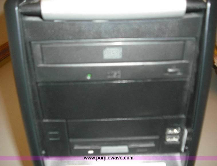 image for item 3654 (14) Gateway E-4100 desktop computers