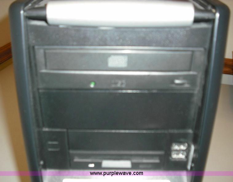 image for item 3654 (14) Gateway E-4100 desktop computers