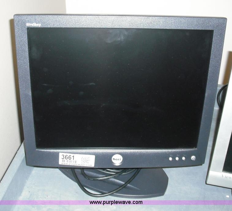image for item 3661 (2) LCD monitors