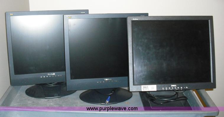 image for item 3663 (3) LCD monitors