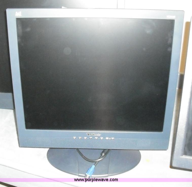 image for item 3663 (3) LCD monitors