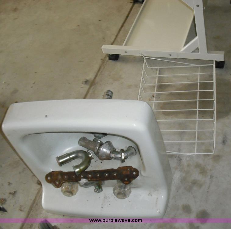 image for item 3670 Assorted furniture and other items