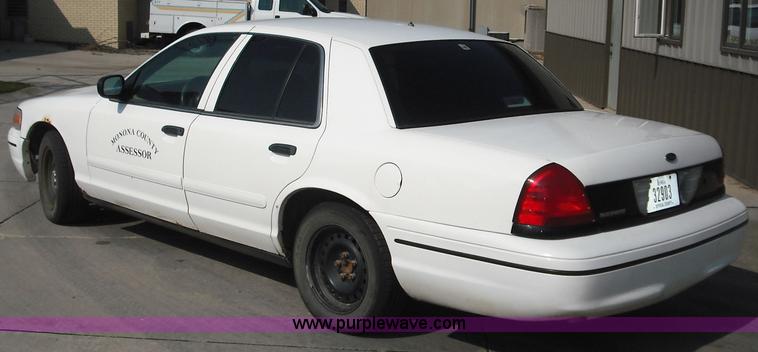 image for item 3671 2000 Ford Crown Victoria police interceptor