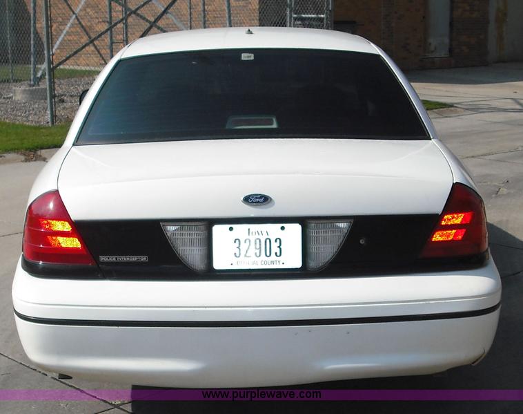 image for item 3671 2000 Ford Crown Victoria police interceptor