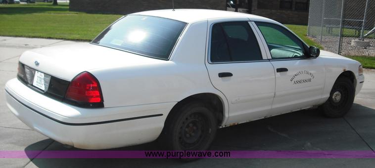 image for item 3671 2000 Ford Crown Victoria police interceptor