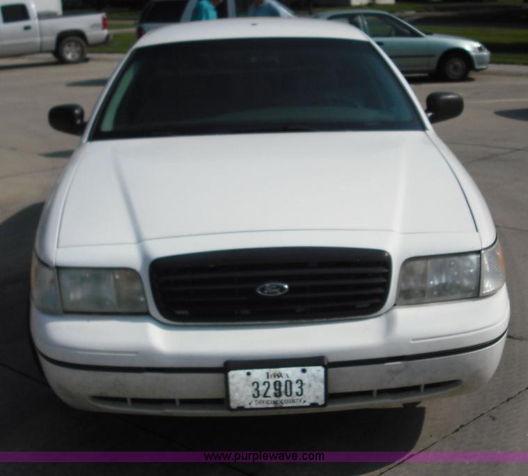 image for item 3671 2000 Ford Crown Victoria police interceptor