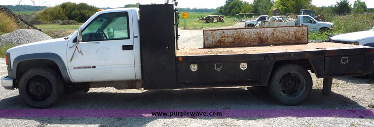 image for item 2151 1998 GMC Sierra C3500 HD pickup with B&W 14' bed