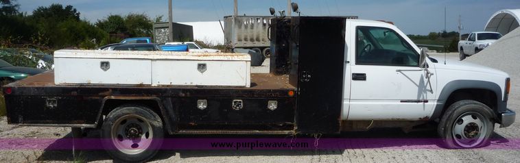 image for item 2151 1998 GMC Sierra C3500 HD pickup with B&W 14' bed