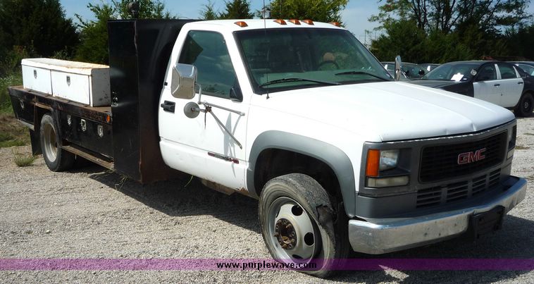image for item 2151 1998 GMC Sierra C3500 HD pickup with B&W 14' bed