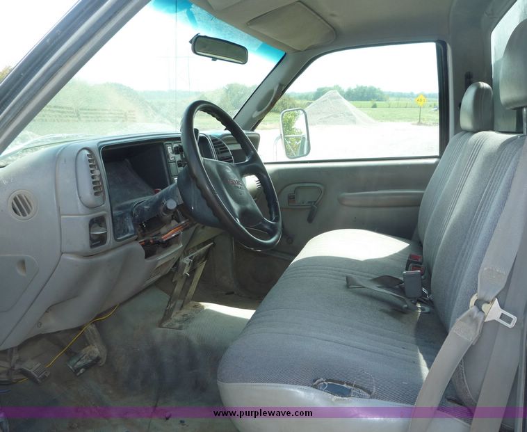 image for item 2151 1998 GMC Sierra C3500 HD pickup with B&W 14' bed