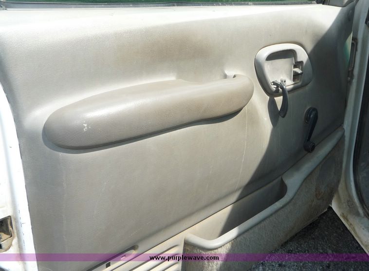 image for item 2151 1998 GMC Sierra C3500 HD pickup with B&W 14' bed