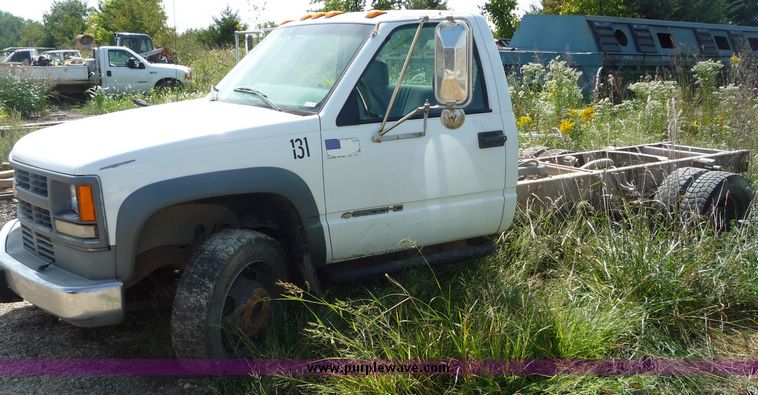 image for item 2152 2000 Chevrolet C3500-HD pickup cab and chassis