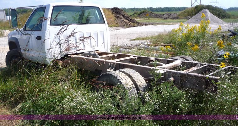 image for item 2152 2000 Chevrolet C3500-HD pickup cab and chassis