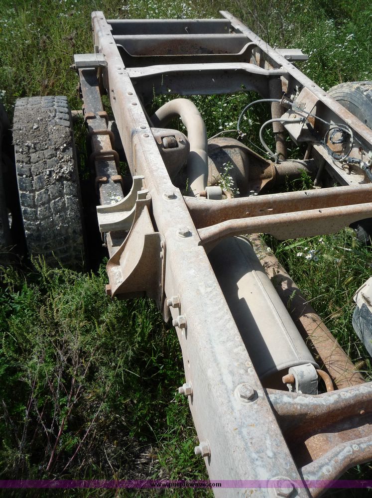 image for item 2152 2000 Chevrolet C3500-HD pickup cab and chassis