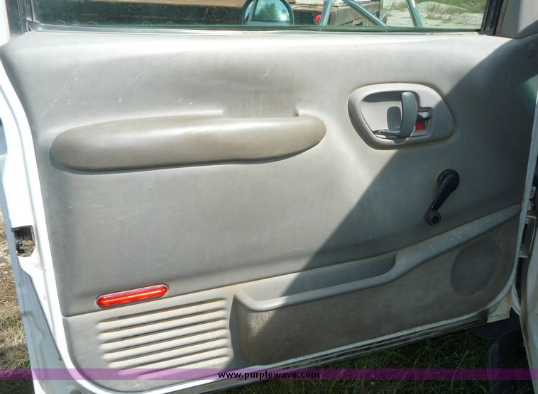 image for item 2152 2000 Chevrolet C3500-HD pickup cab and chassis