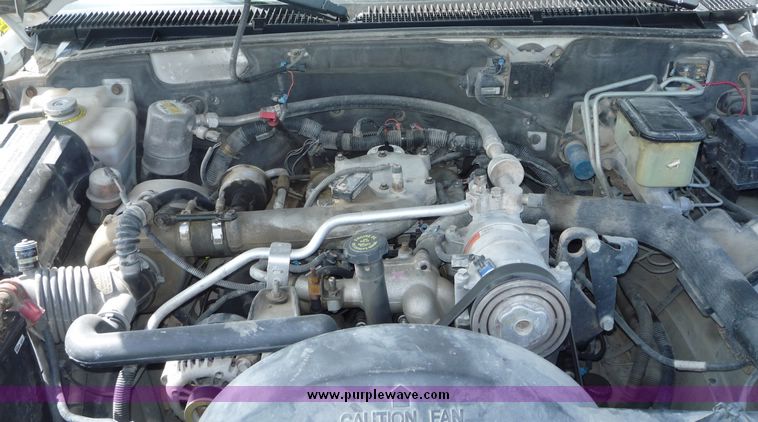 image for item 2152 2000 Chevrolet C3500-HD pickup cab and chassis