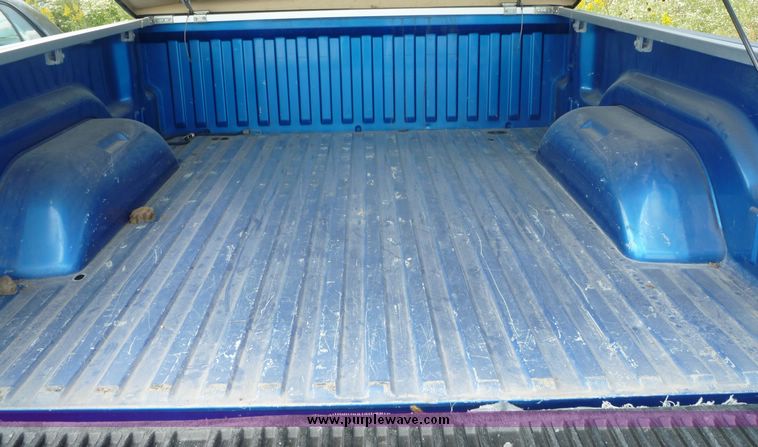 image for item 2155 2001 Dodge Ram 1500 extended cab pickup