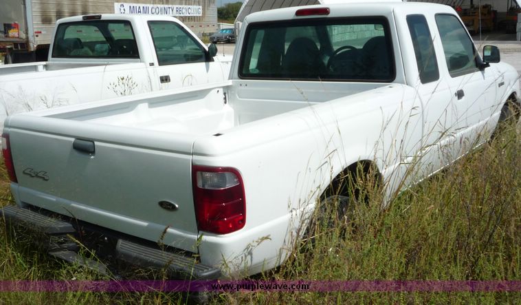 image for item 2158 2001 Ford Ranger extended cab pickup