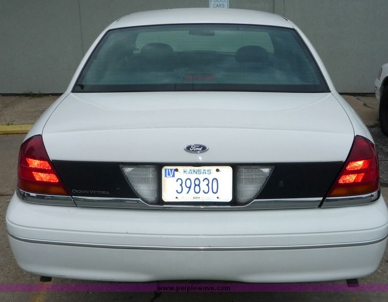 image for item 2165 1998 Ford Crown Victoria Police Intercepter