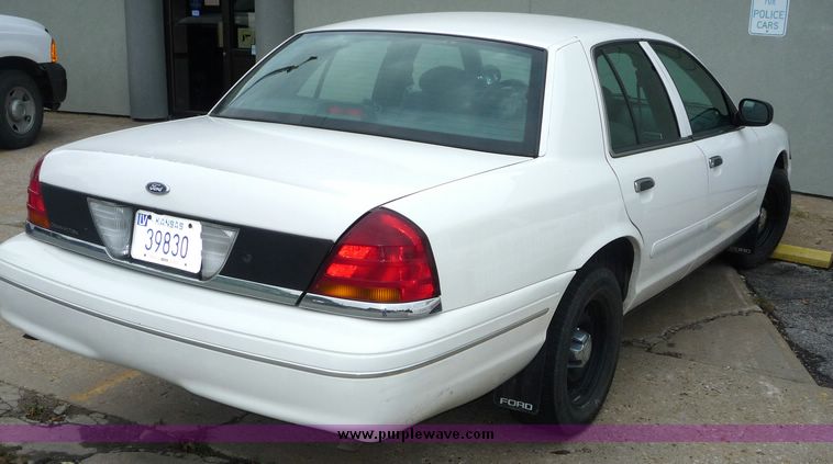 image for item 2165 1998 Ford Crown Victoria Police Intercepter