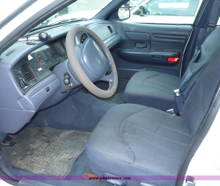 image for item 2165 1998 Ford Crown Victoria Police Intercepter